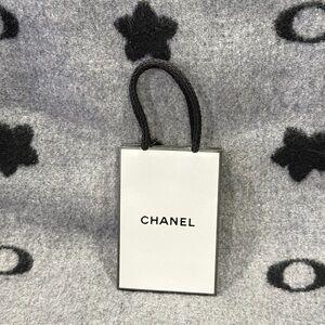 CHANEL mini gift bag